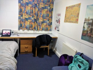 Here is a sneak peak of my dorm room at Roehampton. As you can see, a few personal items can really perk up these small rooms.